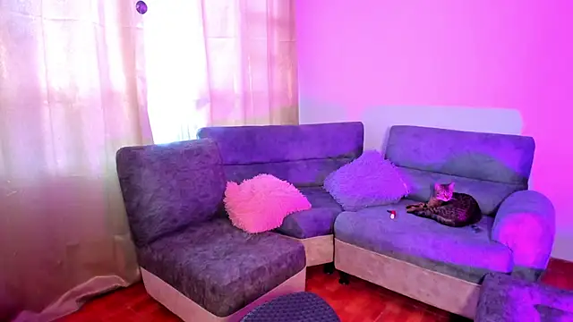 Snapshot of Shophie_thoopson chatting on October 28, 2025, 12:26 pm Shophie thoopson online show from October 28, 2025, 12:26 pm