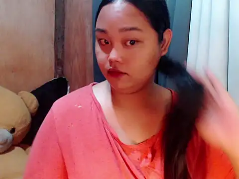 Snapshot of _Lylia chatting on December 5, 2025, 1:05 am Lylia online show from December 5, 2025, 1:05 am