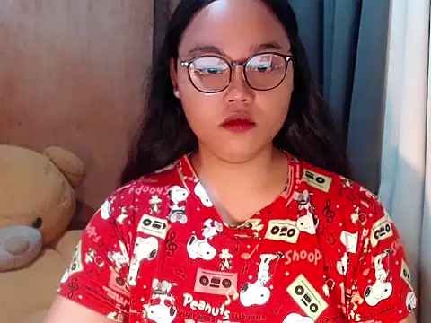 Snapshot of _Lylia chatting on November 16, 2025, 8:46 pm Lylia online show from November 16, 2025, 8:46 pm