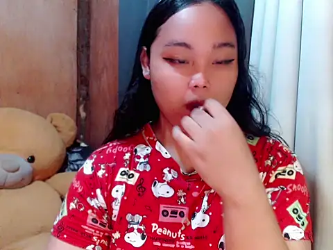 Snapshot of _Lylia chatting on November 21, 2025, 9:36 pm Lylia online show from November 21, 2025, 9:36 pm