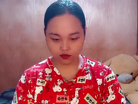  Lylia online show from April 15, 2026, 2:39 am