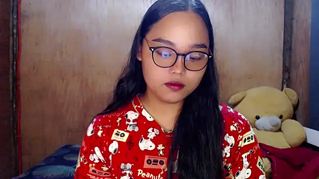 Snapshot of _Lylia chatting on October 8, 2025, 12:56 am  Lylia online show from October 8, 2025, 12:56 am