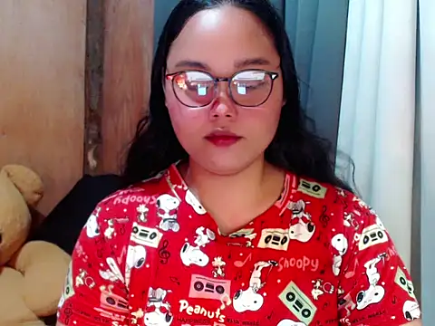 Snapshot of _Lylia chatting on December 5, 2025, 6:39 pm Lylia online show from December 5, 2025, 6:39 pm