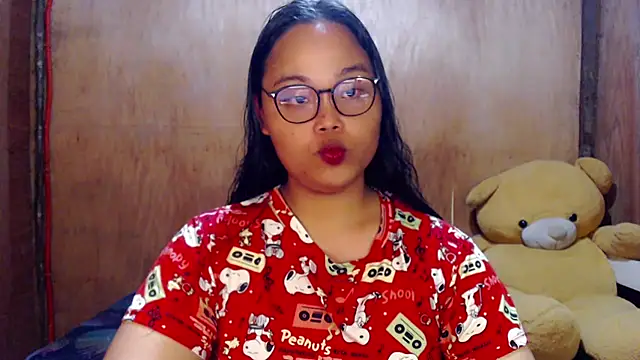 Snapshot of _Lylia chatting on October 3, 2025, 10:17 am  Lylia online show from October 3, 2025, 10:17 am