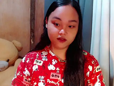 Snapshot of _Lylia chatting on November 19, 2025, 9:26 pm Lylia online show from November 19, 2025, 9:26 pm