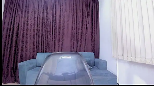 Snapshot of Dantzel_ chatting on November 10, 2025, 7:08 pm Dantzel online show from November 10, 2025, 7:08 pm