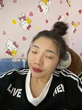 D2sweet online show from November 17, 2025, 5:06 pm