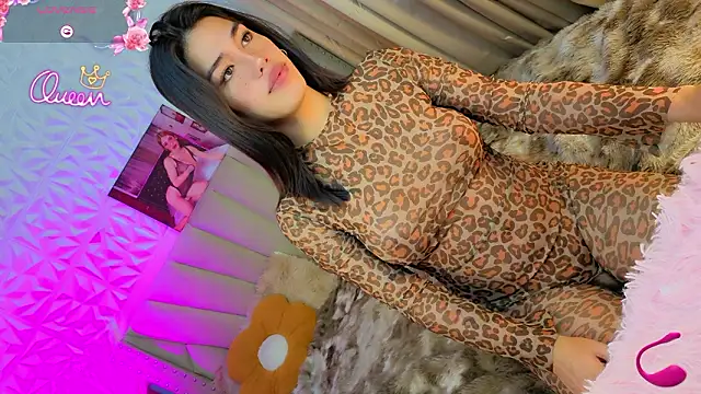 hollywoodxtrans online show from February 9, 2026, 6:50 pm