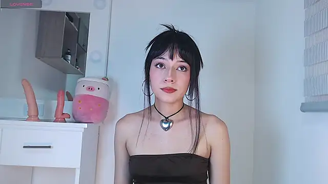 Cleogh  online show from November 30, 2025, 2:23 am