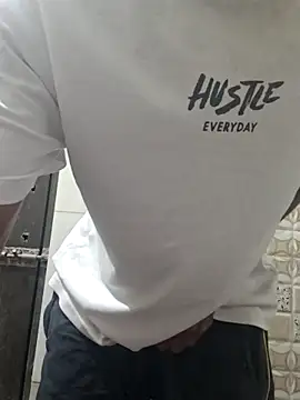 rockyy23boy online show from March 27, 2026, 10:00 pm