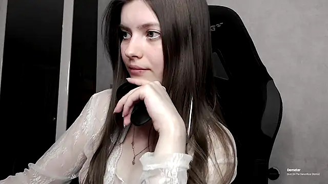 Snapshot of cute_elfy_ chatting on September 11, 2025, 5:02 pm cute elfy  online show from September 11, 2025, 5:02 pm
