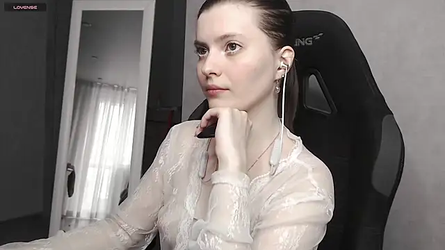 Snapshot of cute_elfy_ chatting on September 30, 2025, 2:01 pm cute elfy  online show from September 30, 2025, 2:01 pm