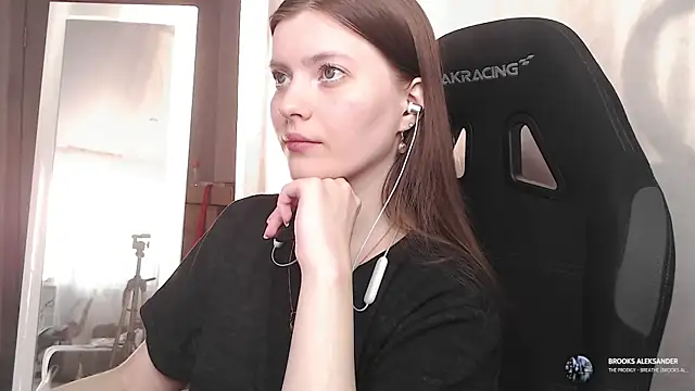 Snapshot of cute_elfy_ chatting on September 21, 2025, 2:44 pm cute elfy  online show from September 21, 2025, 2:44 pm