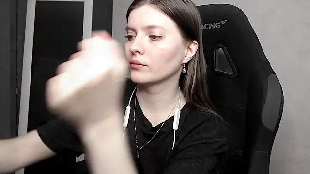 Snapshot of cute_elfy_ chatting on September 22, 2025, 5:08 pm cute elfy  online show from September 22, 2025, 5:08 pm
