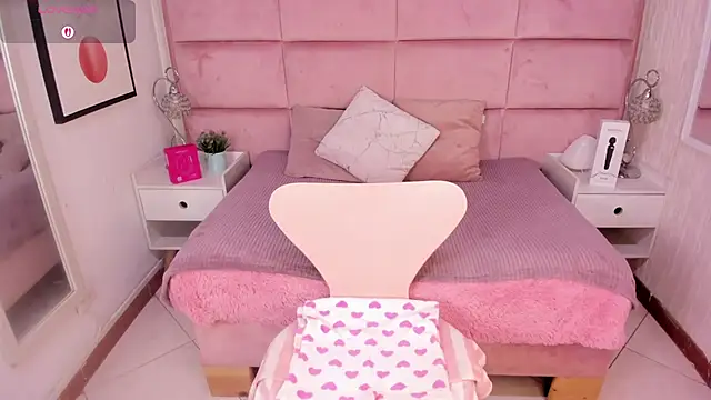 Snapshot of Janah_Myers chatting on November 21, 2025, 1:21 pm Janah Myers online show from November 21, 2025, 1:21 pm