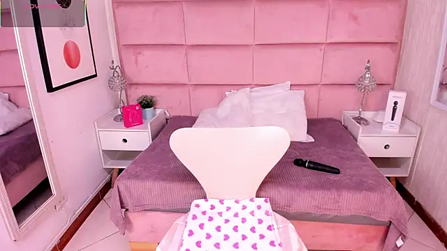 Snapshot of Janah_Myers chatting on December 4, 2025, 12:48 pm Janah Myers online show from December 4, 2025, 12:48 pm