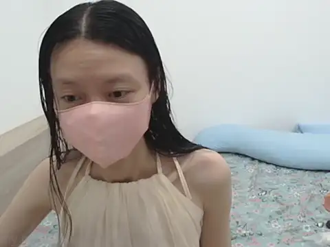 AlinaBaby x online show from October 15, 2025, 9:12 pm