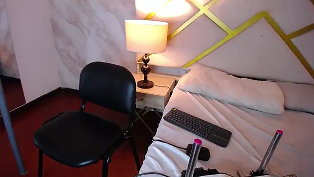 Solara- online show from November 24, 2025, 7:58 pm