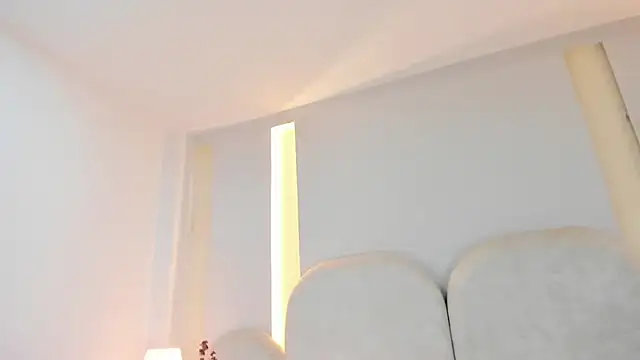 SalomeeBell online show from October 10, 2025, 9:15 pm