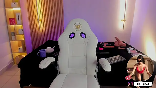 Snapshot of liah_cleir chatting on April 13, 2026, 7:29 pm liah cleir online show from April 13, 2026, 7:29 pm