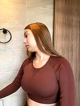 Nikii   online show from November 5, 2025, 1:03 pm