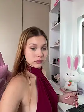 Nikii   online show from April 18, 2026, 4:42 pm