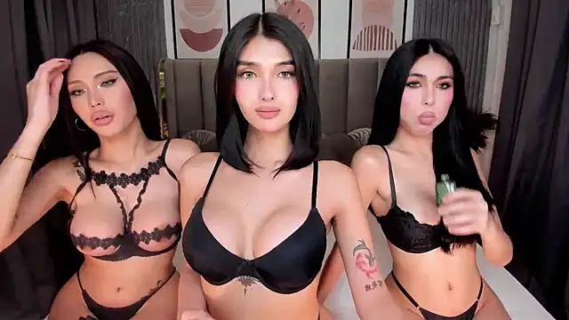 ScarletGreysonn online show from November 17, 2025, 6:39 am