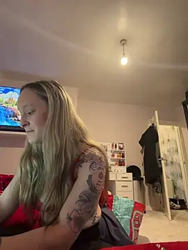 LucyRoseMae online show from February 2, 2026, 9:08 am