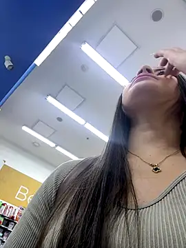 Isabella21  online show from October 26, 2025, 11:38 pm