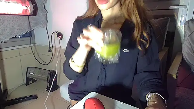 FenaLady online show from February 15, 2026, 9:58 pm