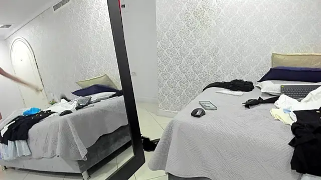 Snapshot of BeccaReedd chatting on November 8, 2025, 11:03 am BeccaReedd online show from November 8, 2025, 11:03 am