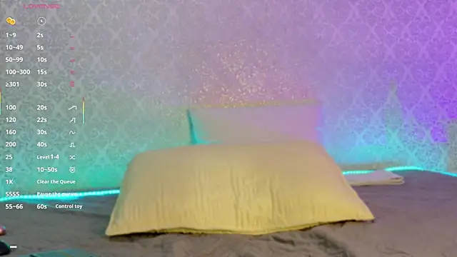 Snapshot of BeccaReedd chatting on November 3, 2025, 11:03 am BeccaReedd online show from November 3, 2025, 11:03 am