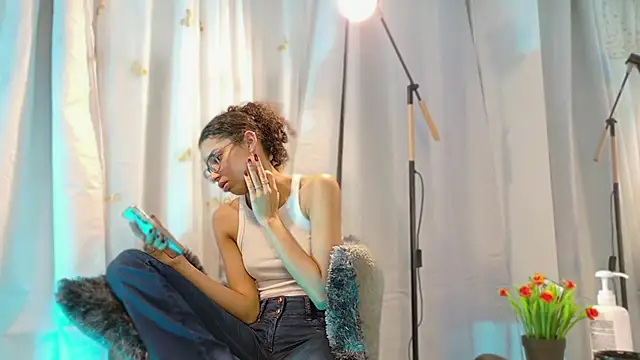 Snapshot of BeccaReedd chatting on December 3, 2025, 2:34 am BeccaReedd online show from December 3, 2025, 2:34 am