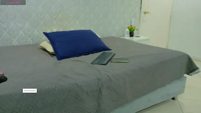 Snapshot of BeccaReedd chatting on October 30, 2025, 10:57 am BeccaReedd online show from October 30, 2025, 10:57 am