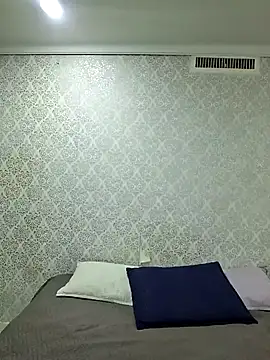 Snapshot of BeccaReedd chatting on November 14, 2025, 11:03 am BeccaReedd online show from November 14, 2025, 11:03 am