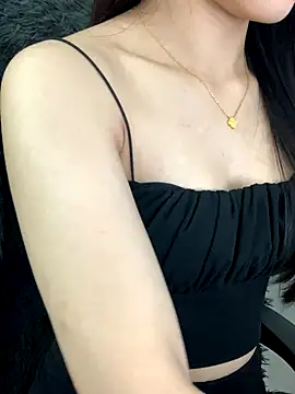 Snapshot of JennyQueen18 chatting on November 14, 2025, 5:55 am JennyQueen18 online show from November 14, 2025, 5:55 am