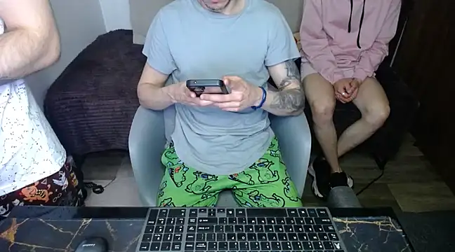 bossking017 online show from February 21, 2025, 6:04 pm