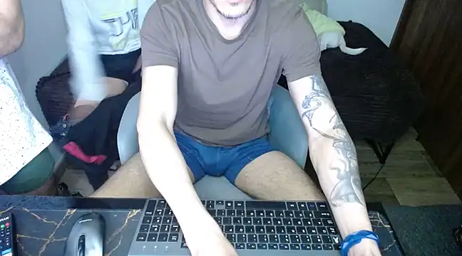 bossking017 online show from February 22, 2025, 8:42 pm