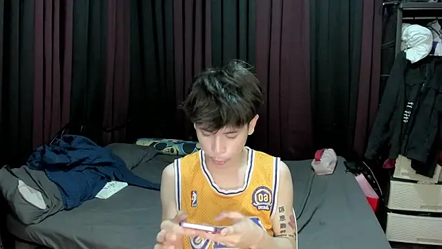 Snapshot of hotfreshdior chatting on January 7, 2026, 6:13 pm hotfreshdior online show from January 7, 2026, 6:13 pm