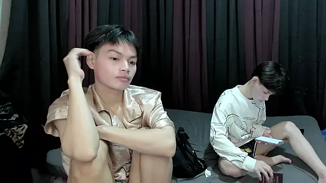 Snapshot of hotfreshdior chatting on December 19, 2025, 7:49 pm hotfreshdior online show from December 19, 2025, 7:49 pm