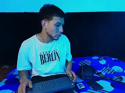 Thonixxx mr online show from March 7, 2026, 3:02 am