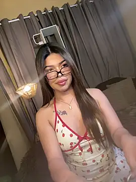Snapshot of Nyxie_luxx chatting on July 1, 2026, 11:32 am Nyxie luxx online show from July 1, 2026, 11:32 am