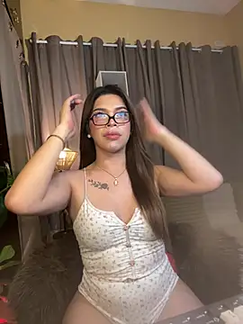 Snapshot of Nyxie_luxx chatting on April 18, 2026, 4:31 pm Nyxie luxx online show from April 18, 2026, 4:31 pm