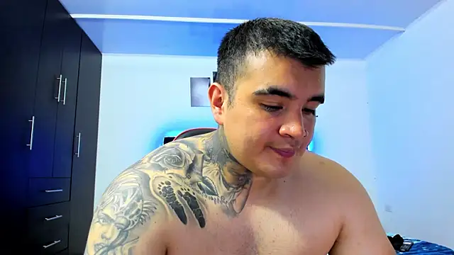 Snapshot of thiago__cp01 chatting on November 9, 2025, 8:40 am thiago cp01 online show from November 9, 2025, 8:40 am