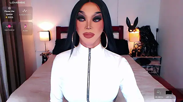 Snapshot of xQueenElektrax chatting on January 7, 2026, 5:56 am xQueenElektrax online show from January 7, 2026, 5:56 am