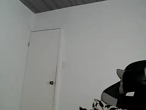 urcurlydiva online show from November 6, 2025, 6:17 am