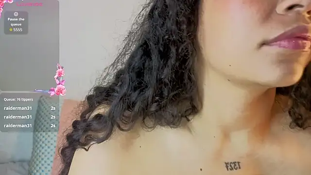 Snapshot of CloeBunny_ chatting on April 6, 2026, 4:46 am CloeBunny online show from April 6, 2026, 4:46 am