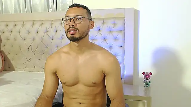 Snapshot of marcusblade chatting on November 25, 2025, 1:28 am marcusblade online show from November 25, 2025, 1:28 am