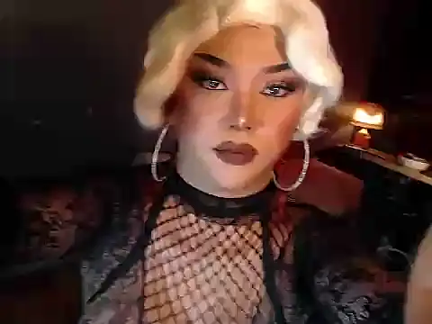 xAuroraRobinsx online show from September 19, 2025, 9:57 am