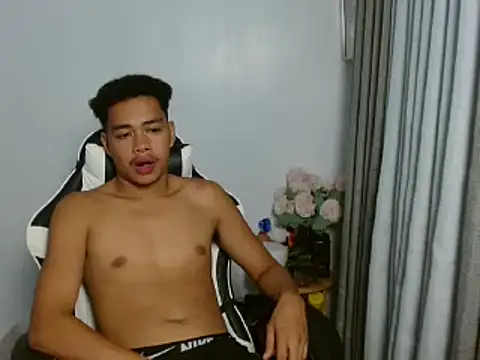 Snapshot of curlyasian_njxx chatting on June 5, 2026, 5:12 am curlyasian njxx online show from June 5, 2026, 5:12 am